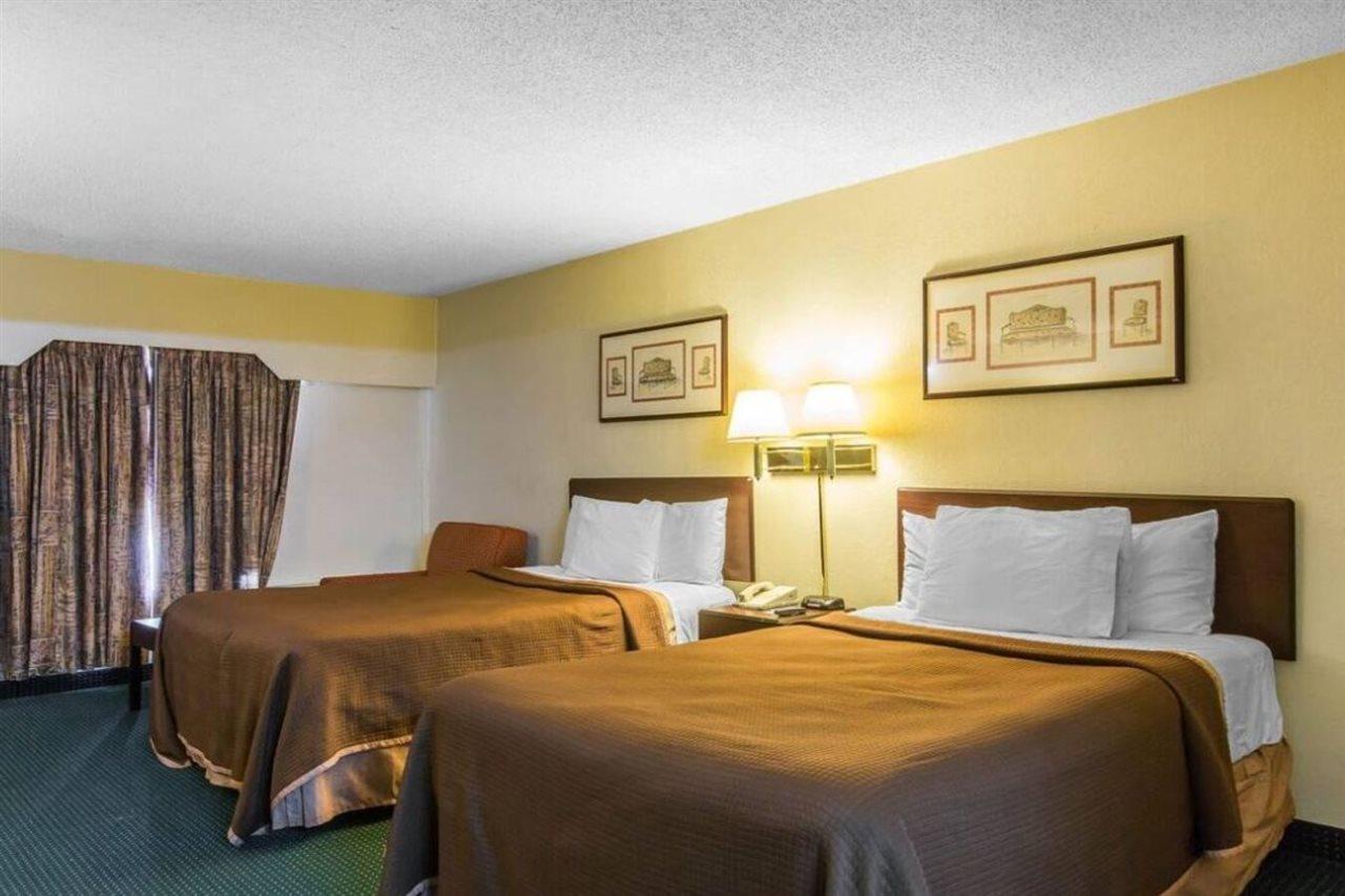 Rodeway Inn Marietta Exterior photo